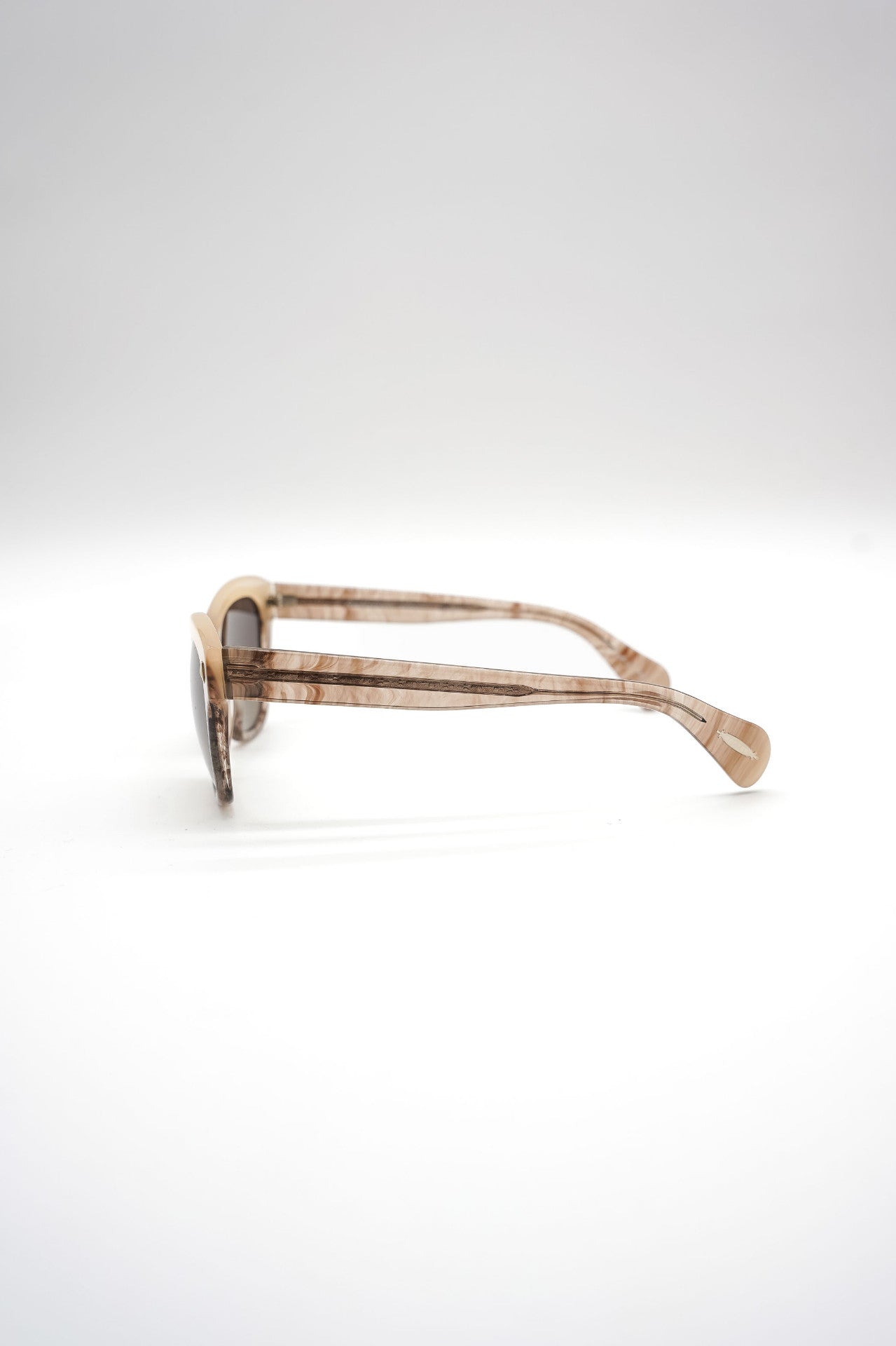 Sonnenbrille, Oliver Peopoles