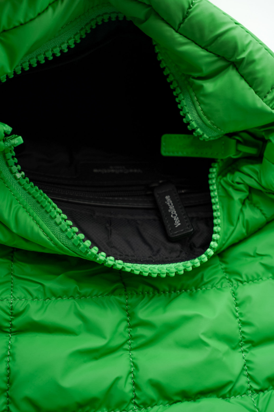 Tasche, Vee Collective