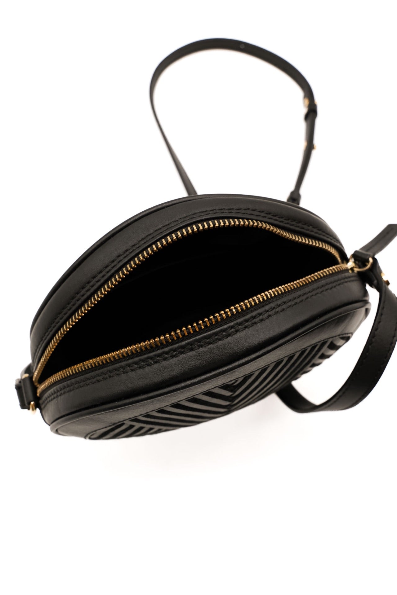 Tasche, Lili Radu